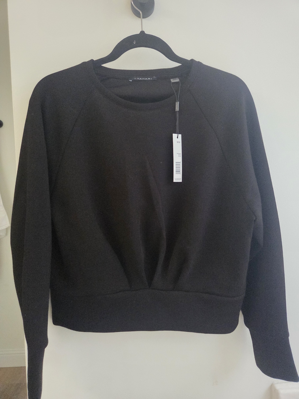 T Tahari Medium Black Crewneck Women's Sweater NWT